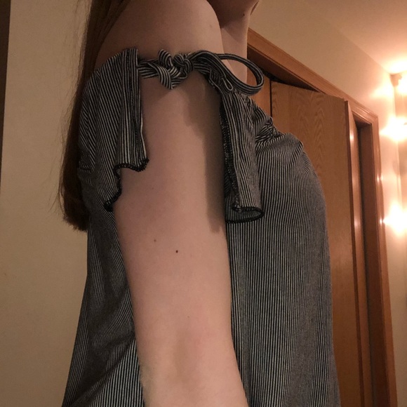 American Eagle Striped Off The Shoulder Top - Picture 3 of 5